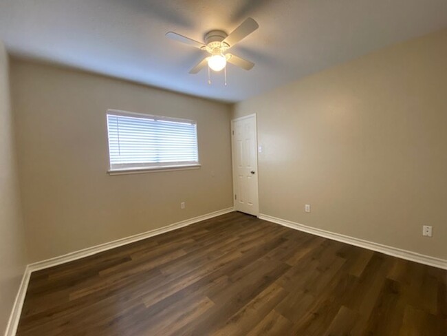 Building Photo - UPDATED AND AFFORDABLE SOUTHSIDE HOME ...W...