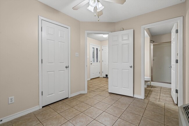 Building Photo - 57 Lake Shore Dr