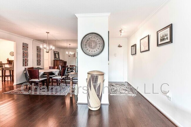 Building Photo - 1300 Army Navy Dr