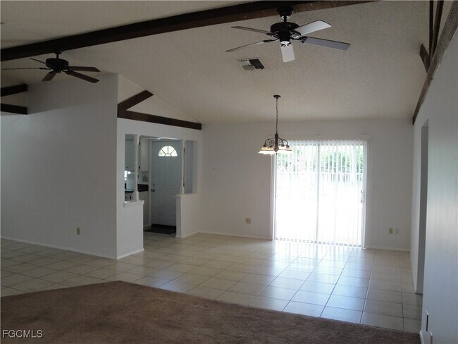 Building Photo - 620 Robert Ave