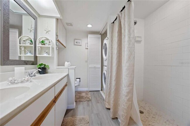 Building Photo - 433 Cerromar Ln