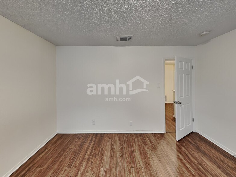 Building Photo - 2407 Canyon Rim