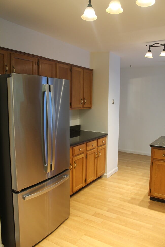 Building Photo - 120 Eaglesmere Cir