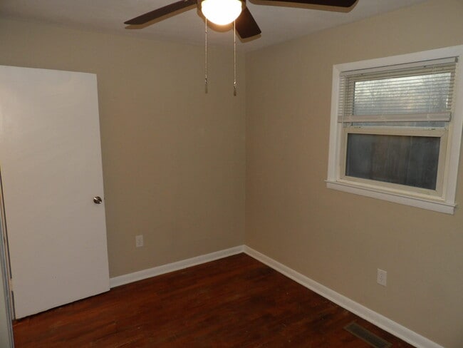 Building Photo - 146 Allnutt Dr