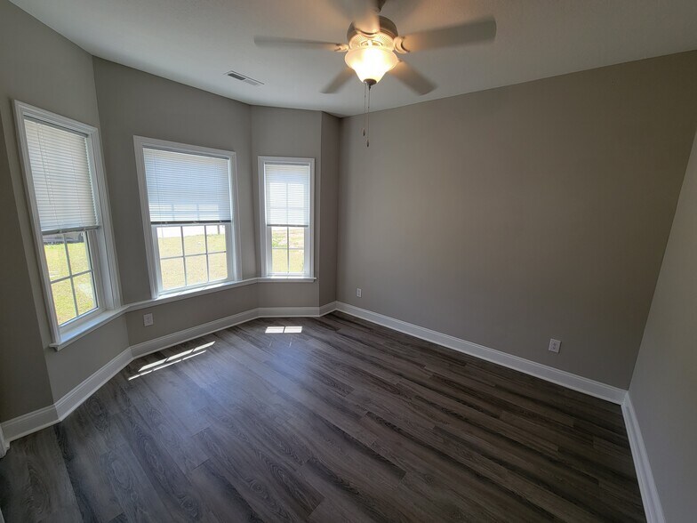 Building Photo - 764 Hobonny Loop