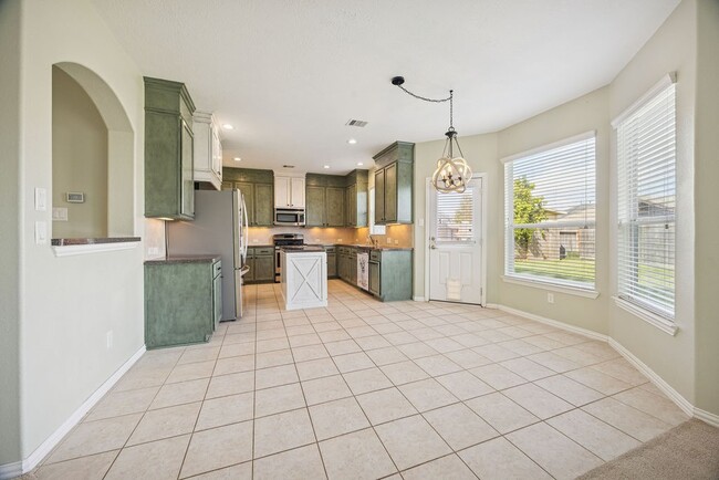 Building Photo - 24710 Hikers Bend Dr