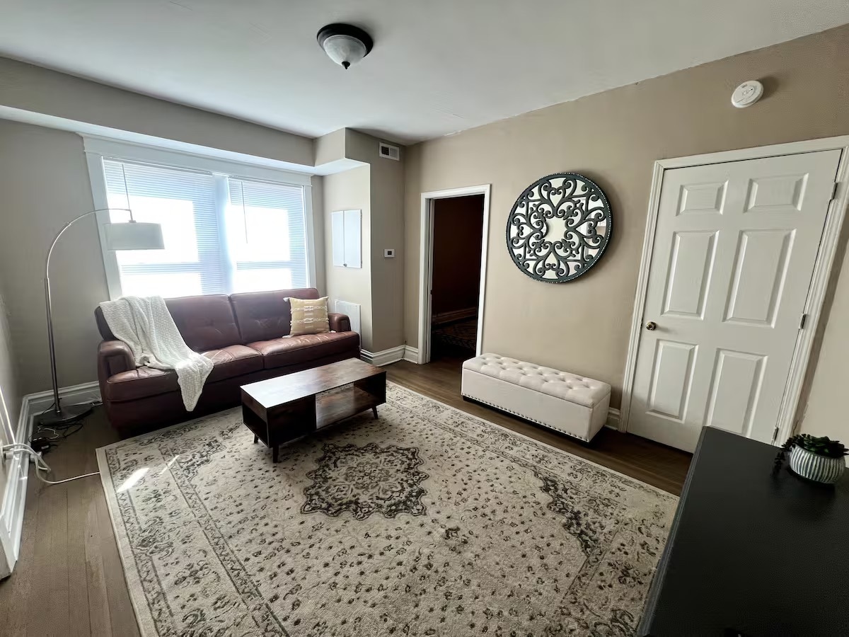 Building Photo - 4240 Lawn Ave