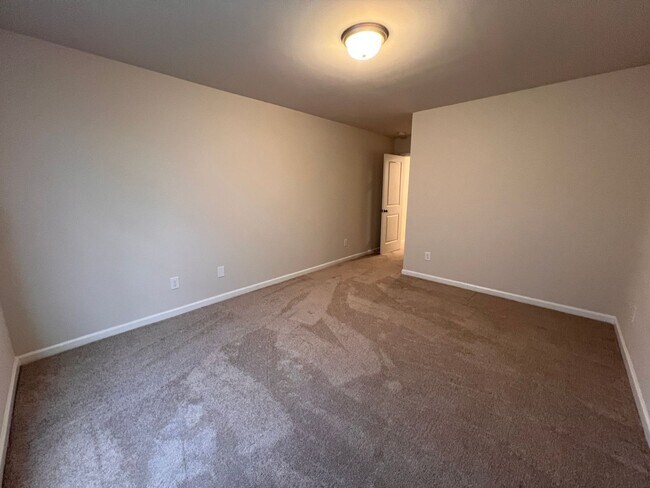 Building Photo - 6357 Whirlaway Rd