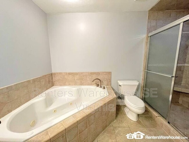Building Photo - 2940 Hollister Ave