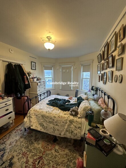 Building Photo - 221 Harvard St