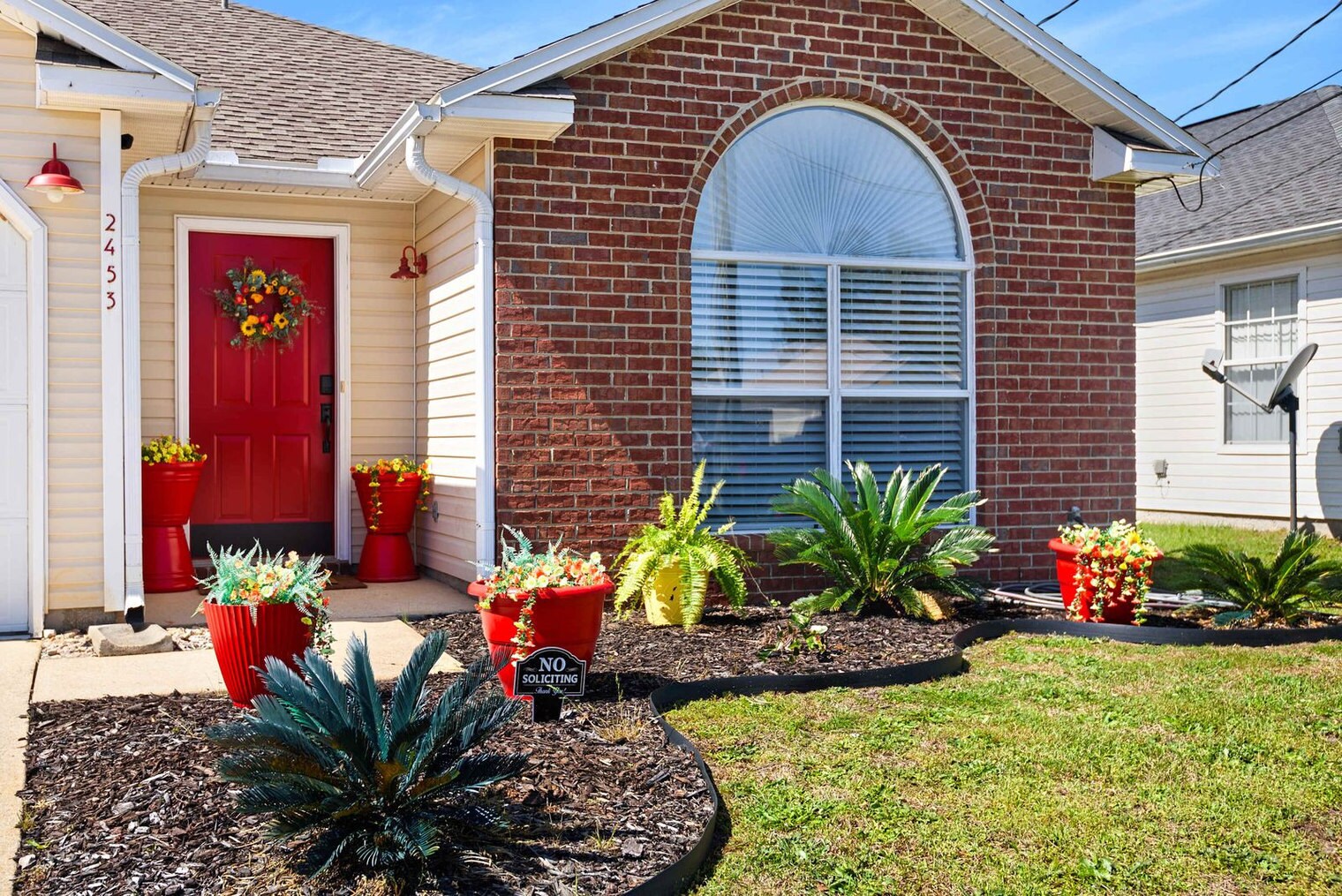 Building Photo - 2453 Gulf Breeze Ave