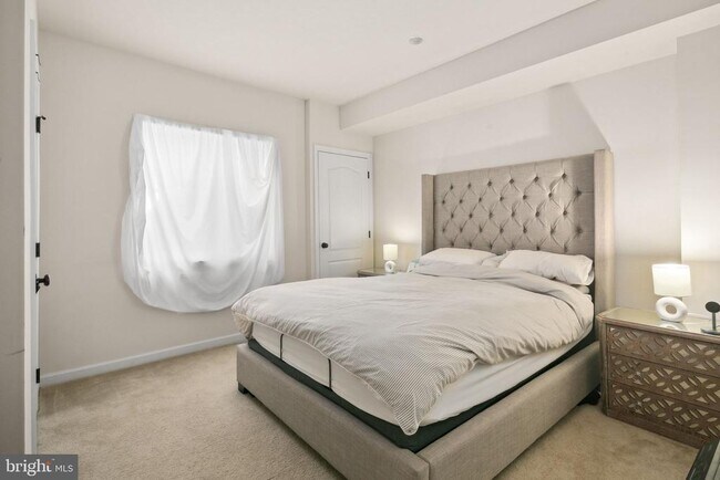 Building Photo - 42888 Southview Manor Dr