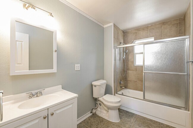 Building Photo - Hidden 3 bed/ 2 bath Gem in Morrison