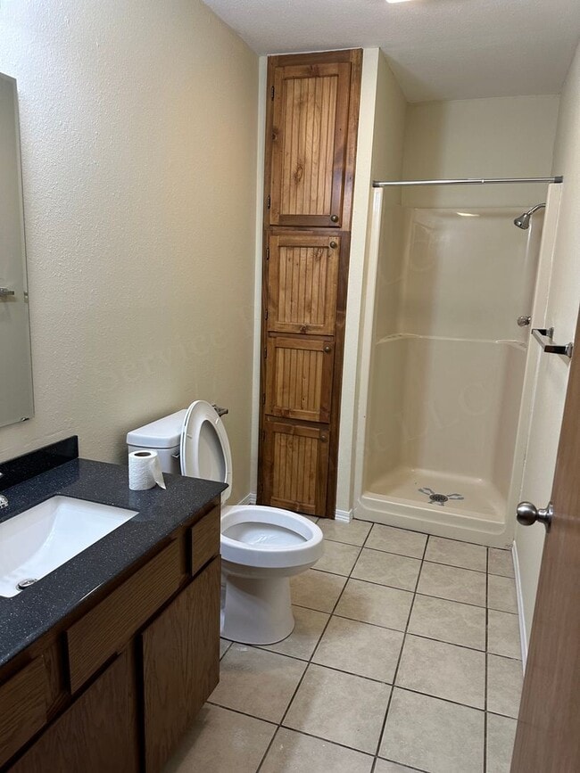 Building Photo - Wallen Bluff 4 Plex