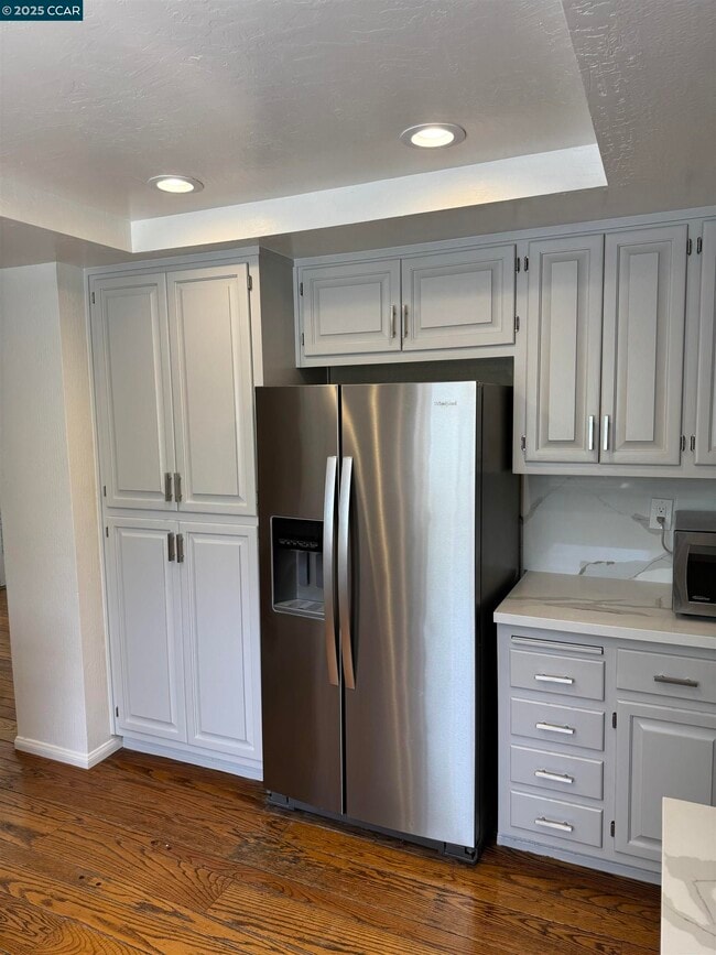 Building Photo - 20 Tamarisk