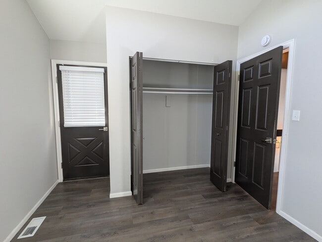 Building Photo - 1525 Hull St