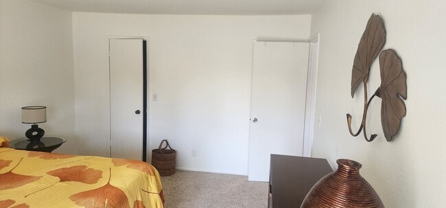 Building Photo - Modern & Fully Furnished Townhouse with Mountain Views – Santa Barbara