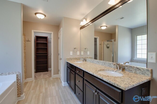 Building Photo - 512 Summer Cove Cir NW