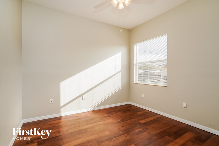 Building Photo - 226 Manasota St