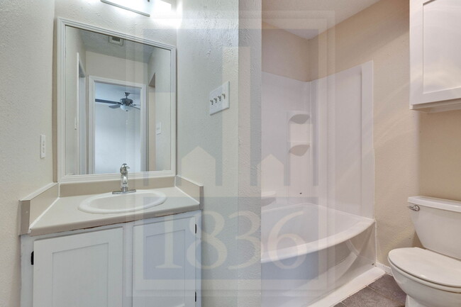 Building Photo - 2905 W Slaughter Ln