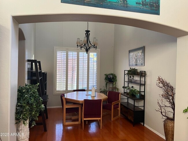 Building Photo - 1807 E Valencia Dr