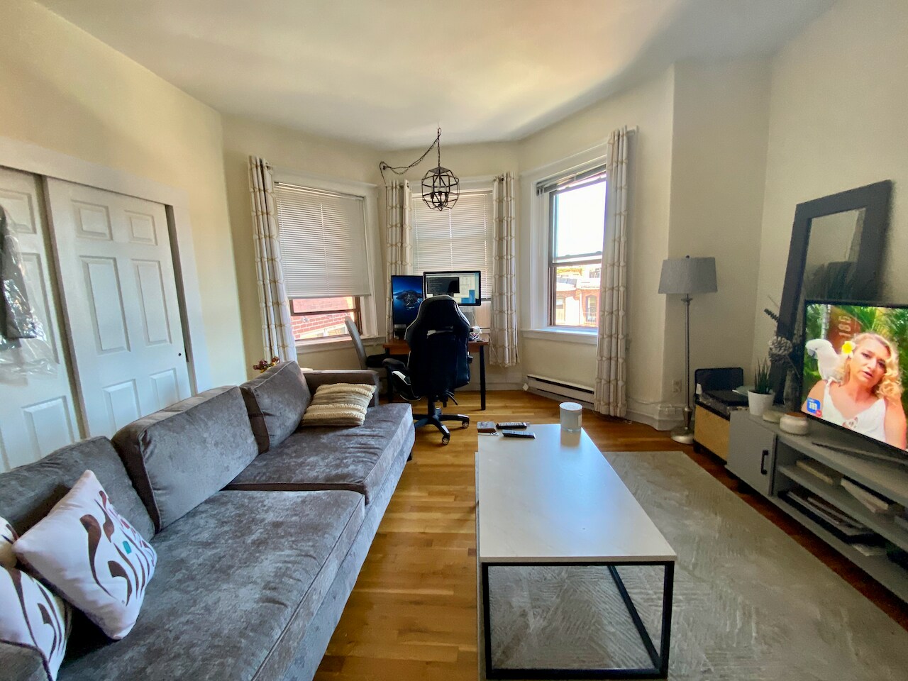 Building Photo - 913 Boylston St