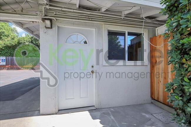 Building Photo - 6705 Greenback Ln