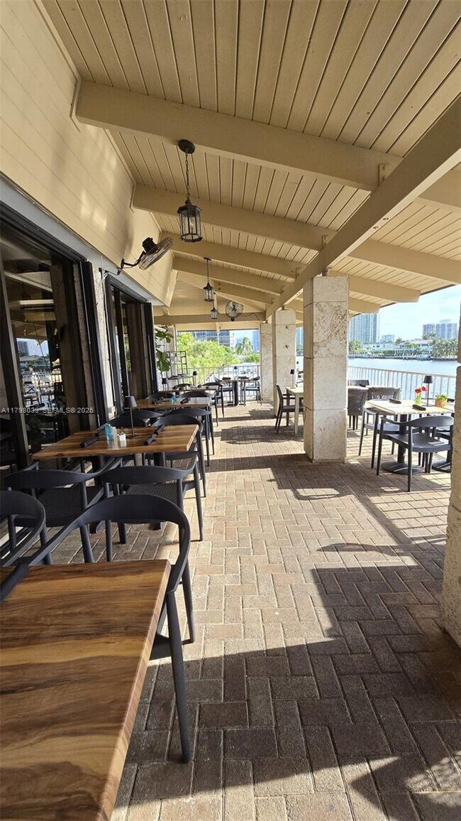 Building Photo - 1985 S Ocean Dr