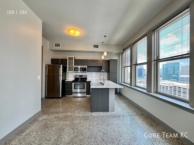 Building Photo - 1121 McGee St