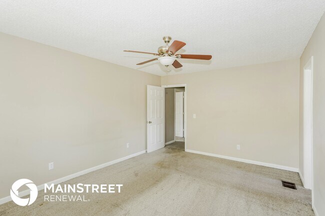 Building Photo - 105 Nelson Ct W