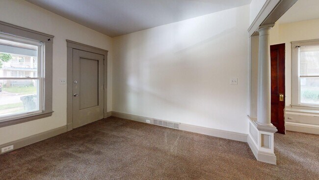 Building Photo - 3339 W.84th