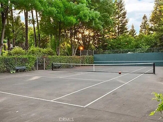 Building Photo - Custom built home with an AMAZING resort l...