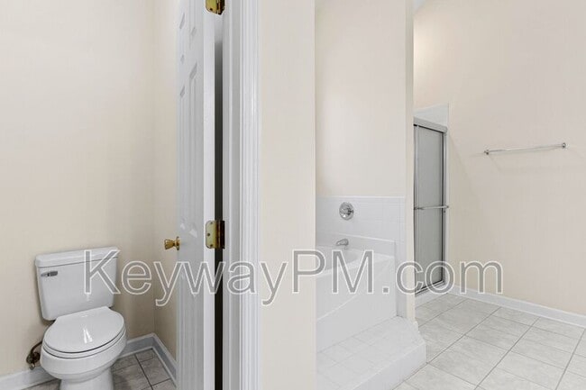 Building Photo - 619 Archard Dr