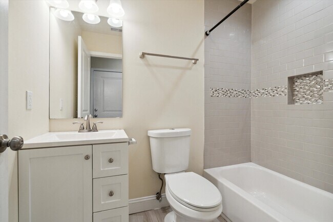 Building Photo - 1521 W Seybert St