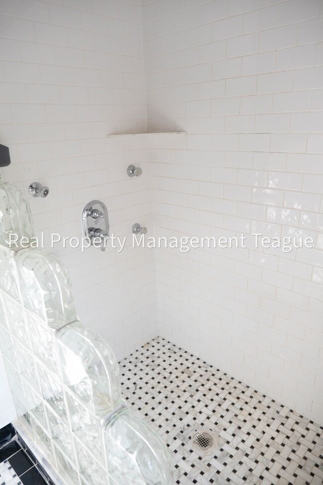 Building Photo - Dream home in Altamont