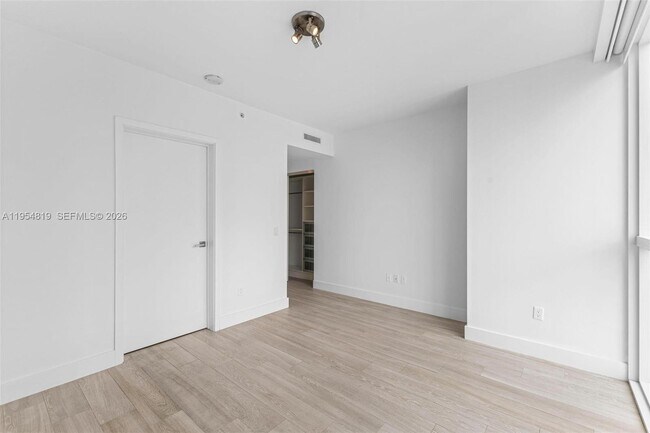 Building Photo - 1080 Brickell Ave