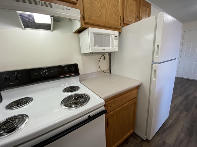 Building Photo - 3961 Brown Ave