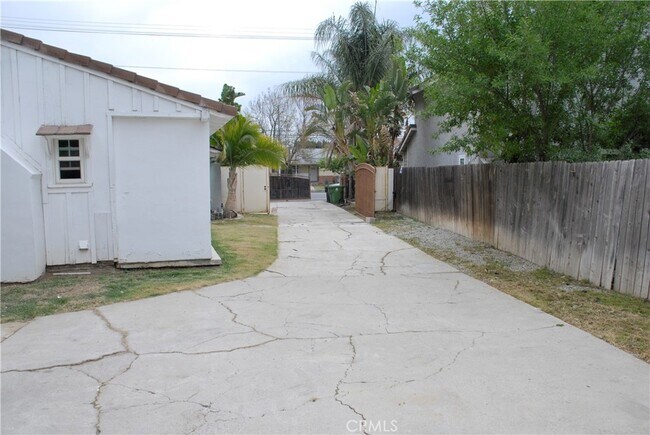 Building Photo - 7053 Corbin Ave