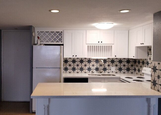 Building Photo - 7520 Hornwood Dr