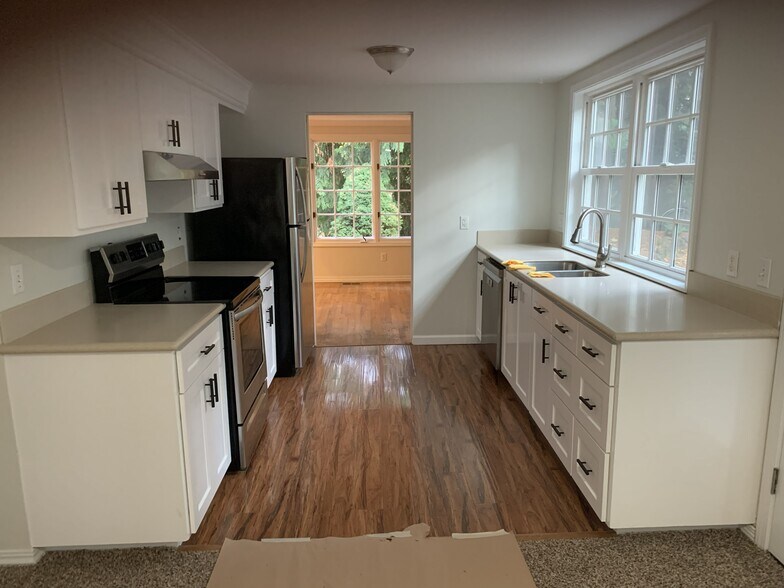 Building Photo - 1760 SW 90th Ave