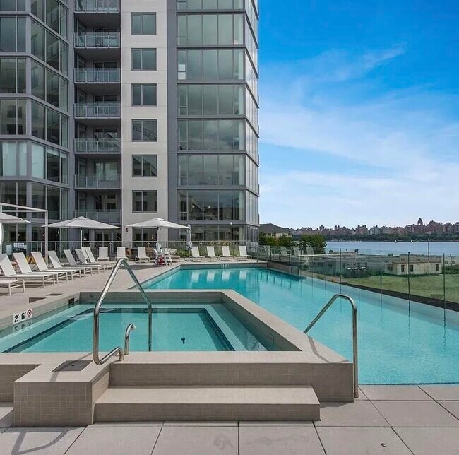 Building Photo - 9 Ave at Port Imperial