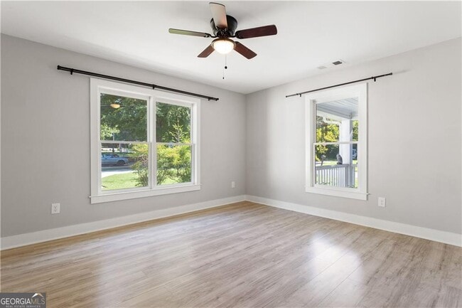 Building Photo - 2666 Davenport St