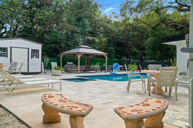 Building Photo - 1730 NE 137th Terrace