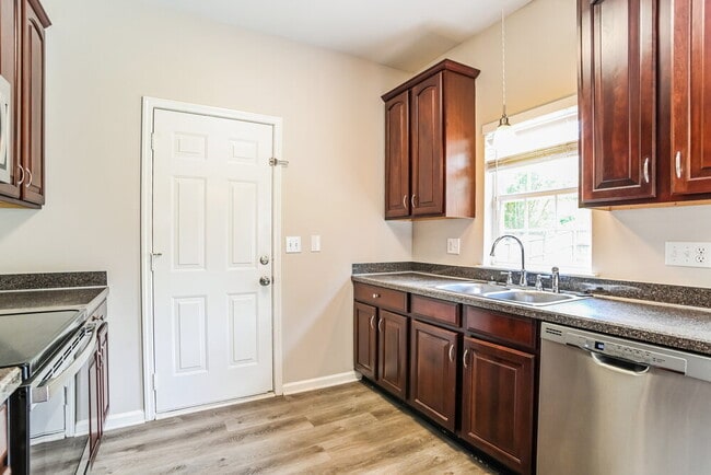 Building Photo - 6319 Gatesville Ln