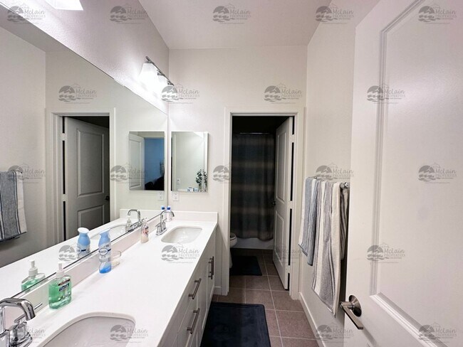 Building Photo - Luxury 5 bedroom, 3 bath home in Bonsall!