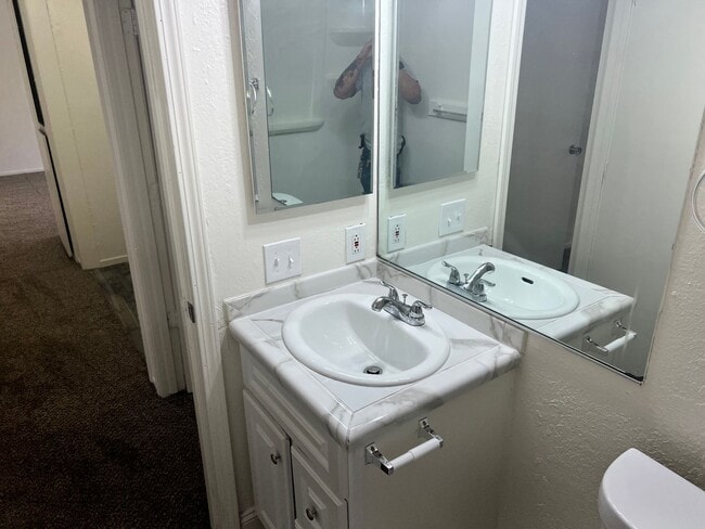 Building Photo - 4418 White Ln