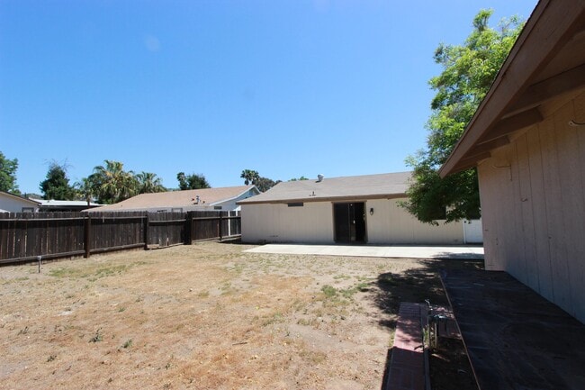 Building Photo - 24730 Cornstalk Rd