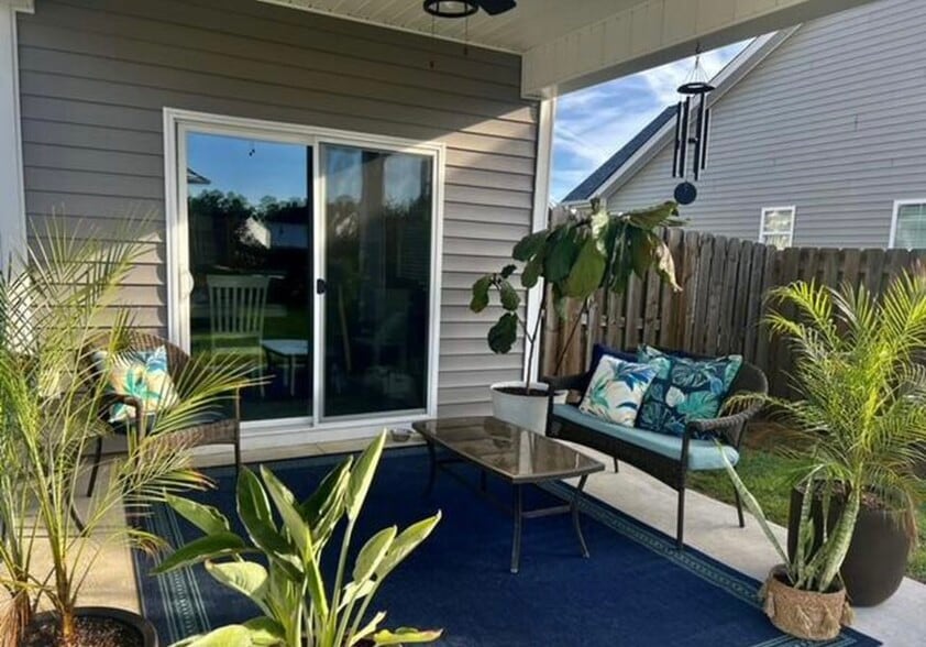 Outdoor covered porch - 1230 Big Field Dr