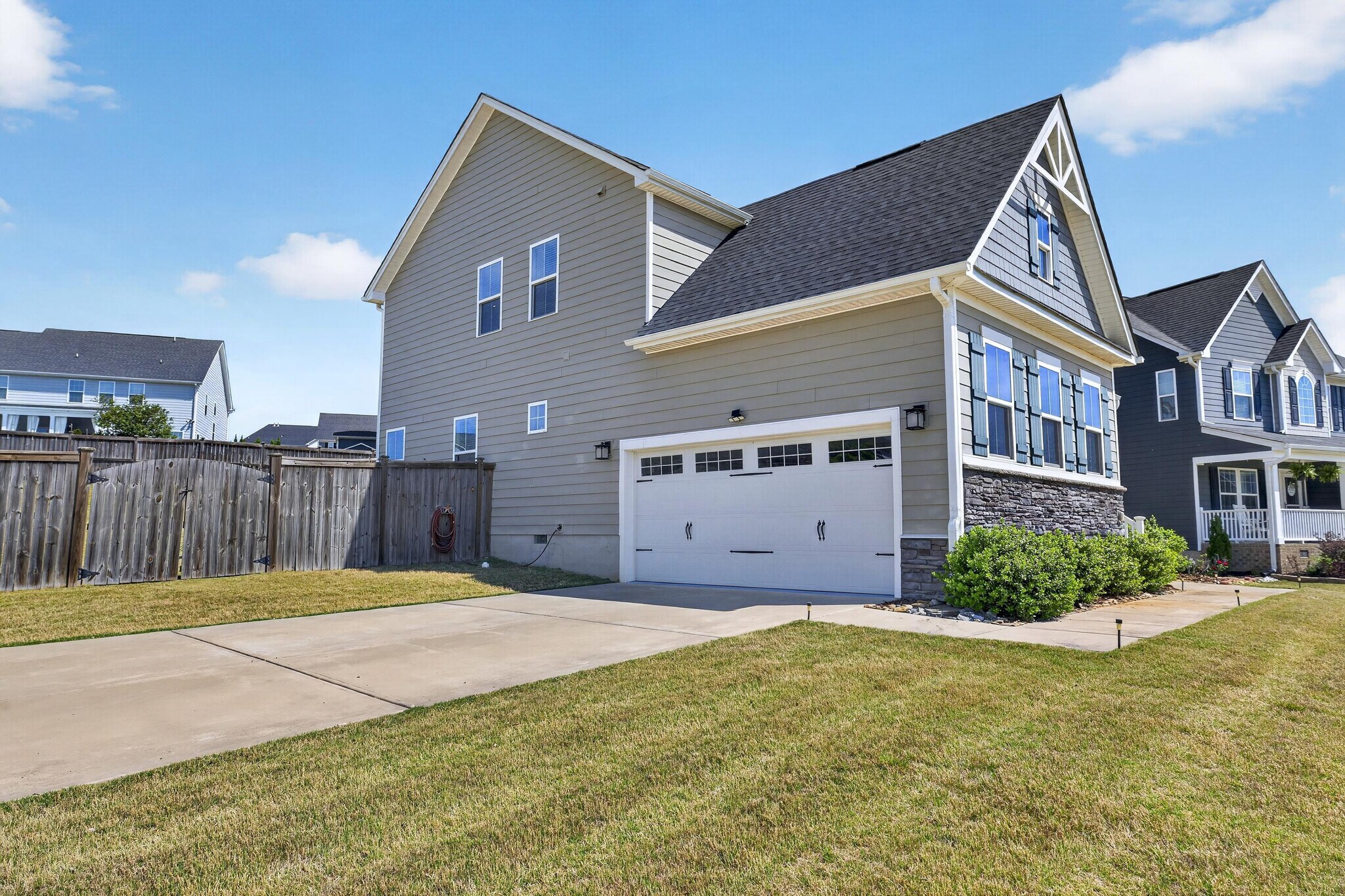 Building Photo - 201 Devon Fields Dr
