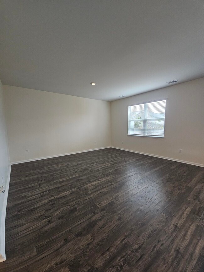 Building Photo - 304 Forestbrook Cove Cir